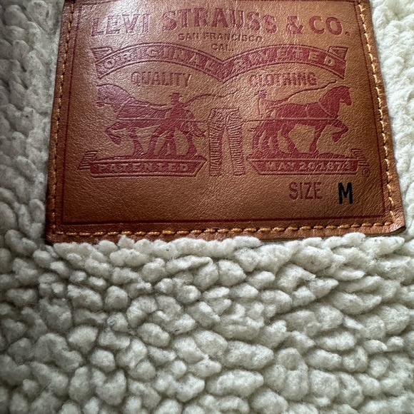 Levi’s Sherpa Lined Jacket - Picture 3 of 3